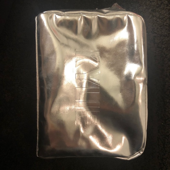 Kylie cosmetic bag. Bundle deal - Picture 5 of 16